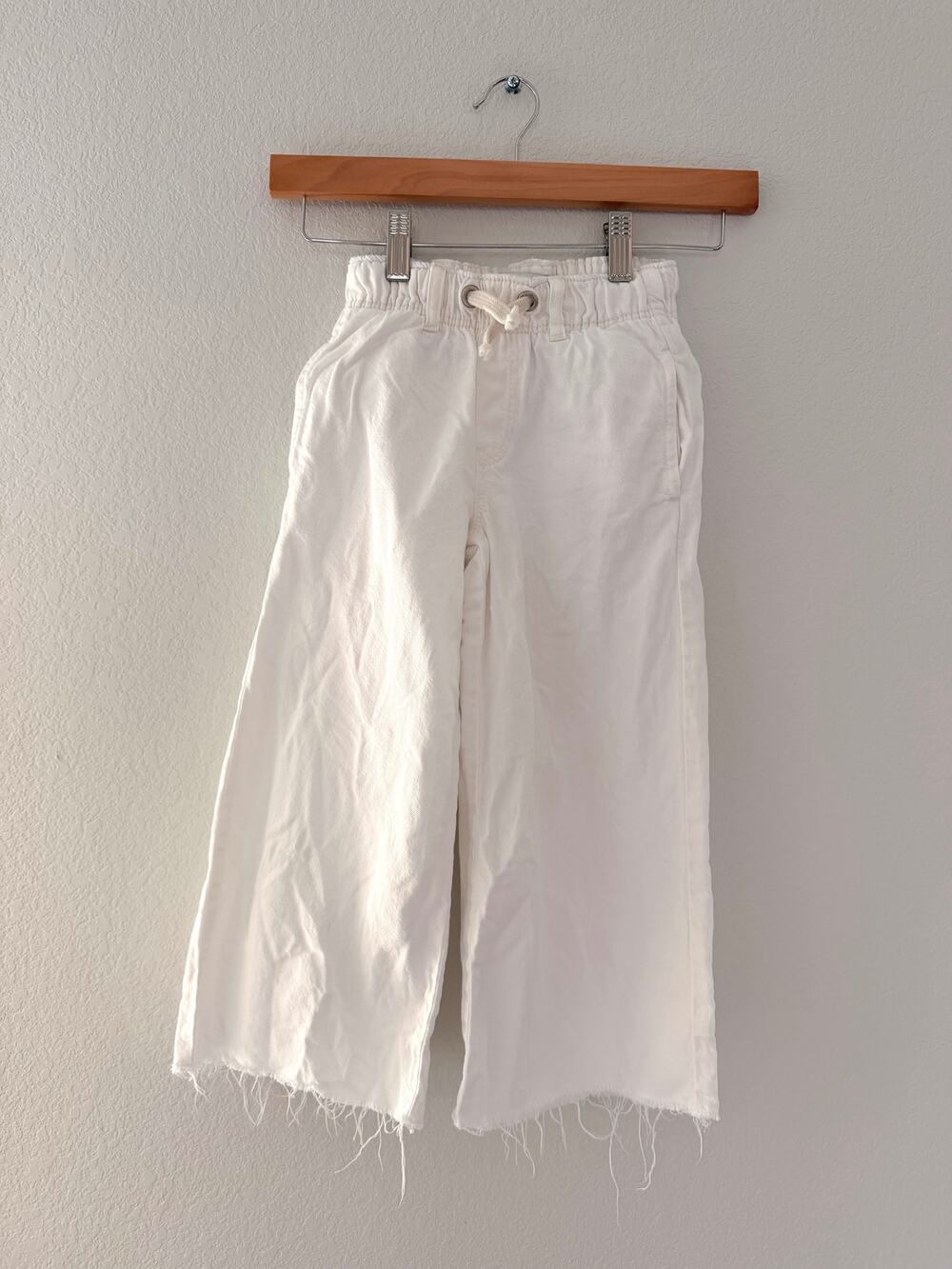 Zara Kids Size 6 White Wide Leg Raw Hem Pull On Jeans